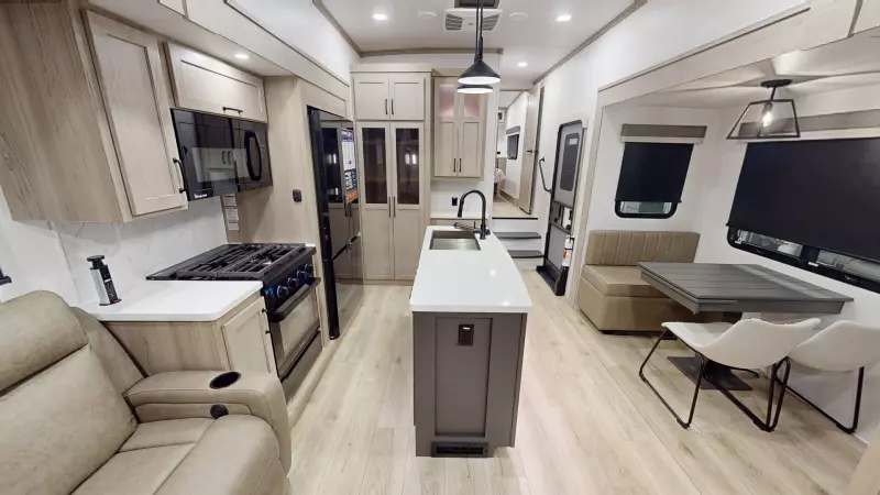 Rockwood Signature Fifth Wheels Main Room