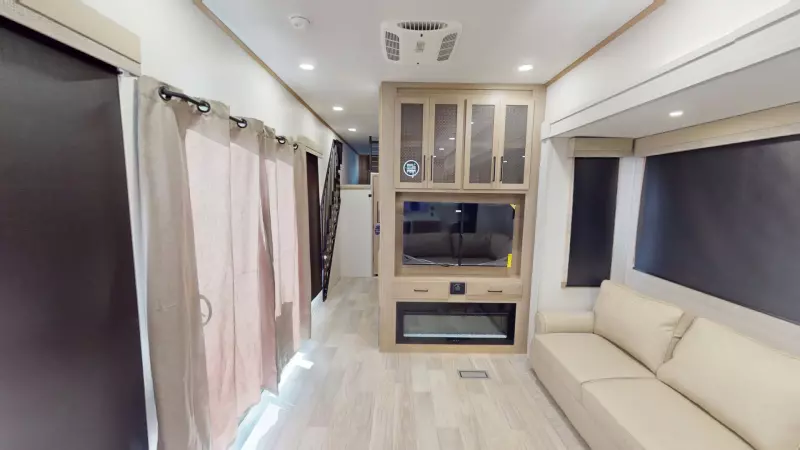 Sierra Destination Main Room